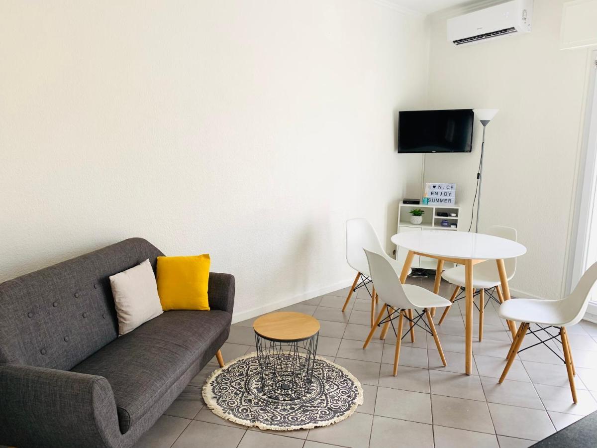 4 Pieces A 100 M De La Apartment *